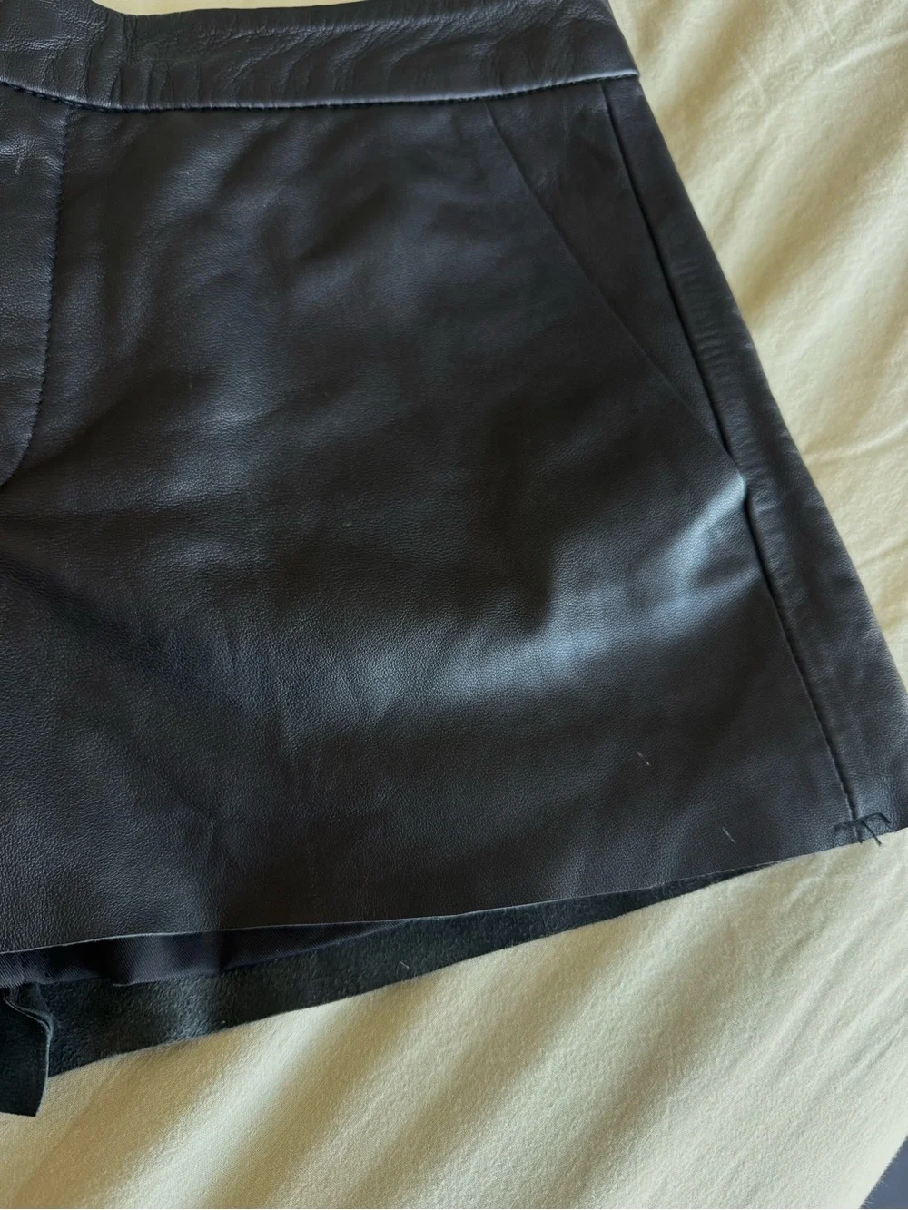 Zara x Kaia Gerber Real Sheepskin Leather Mini Skirt Black XS 5479/002